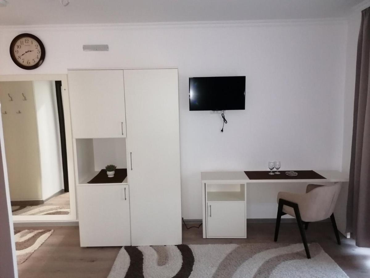 Bed and Breakfast Rivera Club Raska Екстер'єр фото