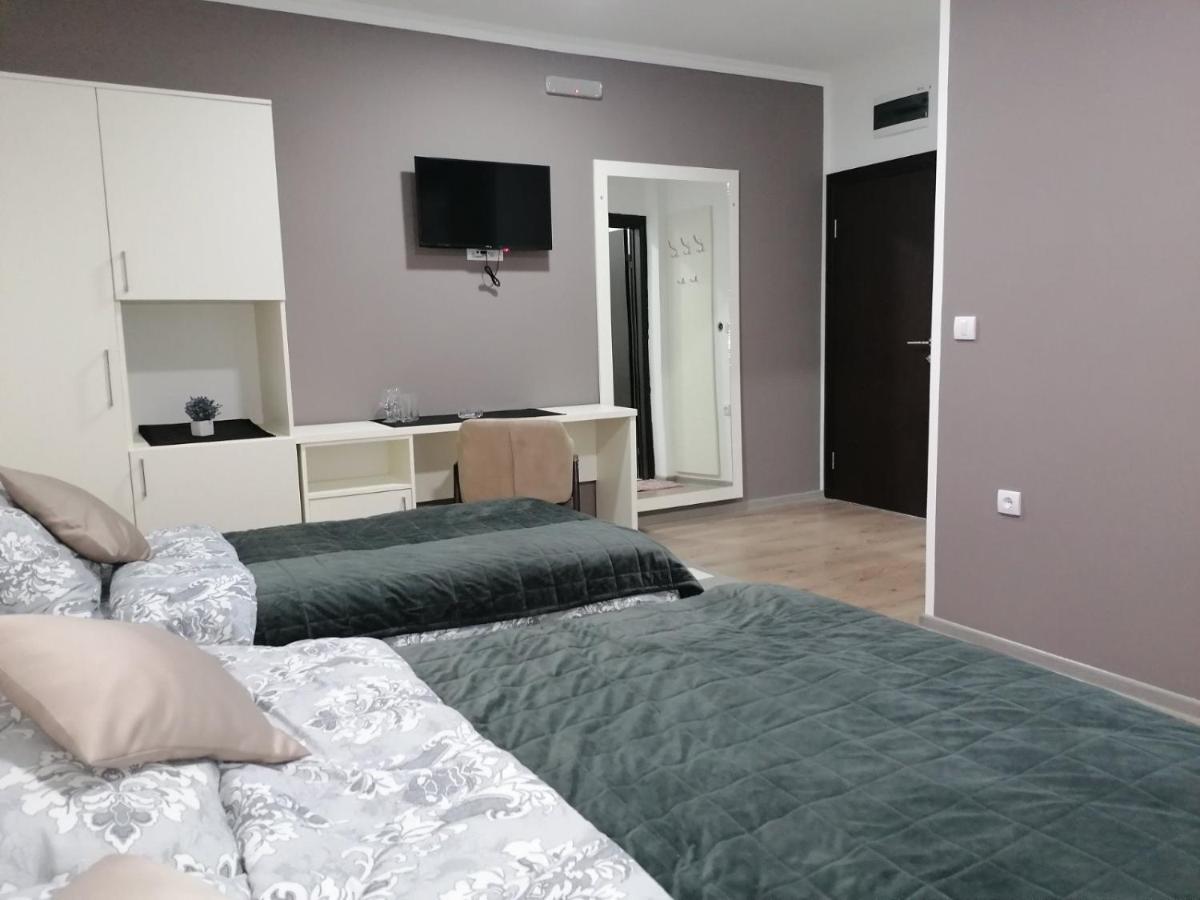Bed and Breakfast Rivera Club Raska Екстер'єр фото
